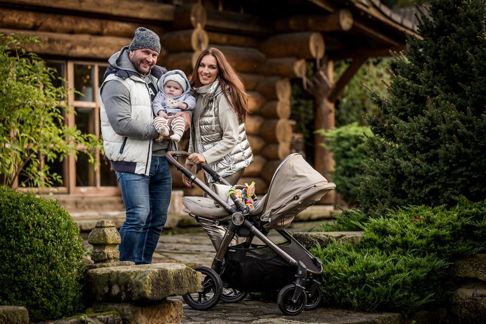 Lucie a Jiří Šlégrovi se pochlubili synem.