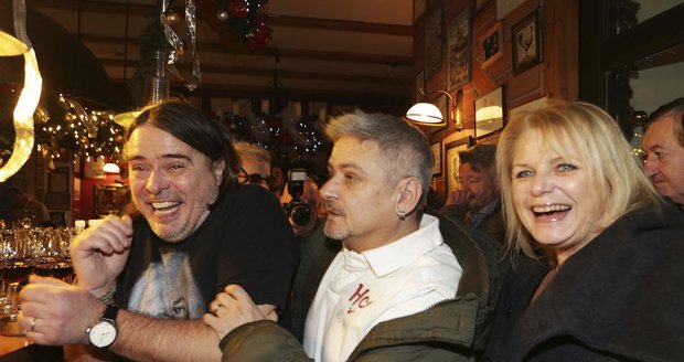 Michal Suchánek s manželkou Renátou a producentem Oldřichem Lichtenbergem