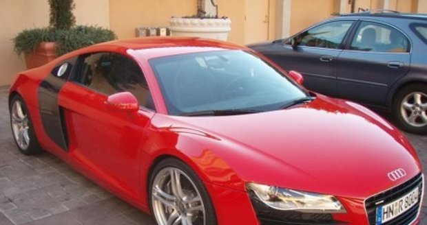 Nadupané Audi R8 se 430 koňmi pod kapotou teď můžete mít už za čtyři stovky!