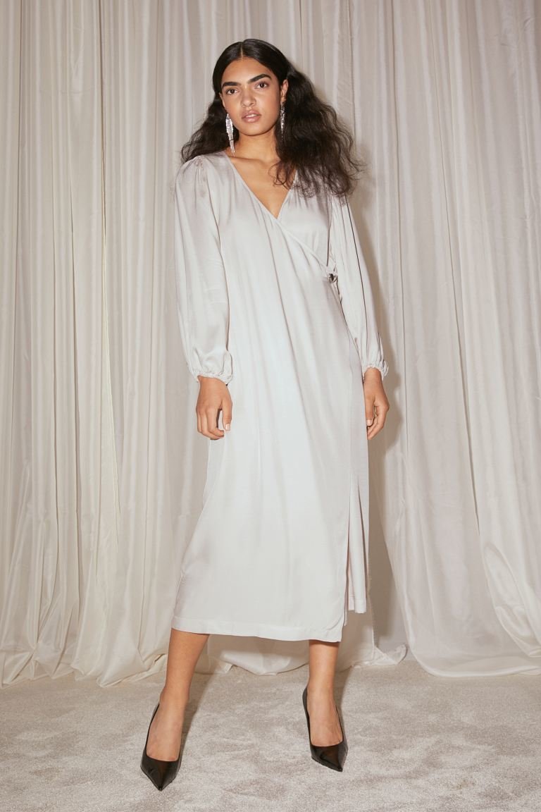 Šaty H&M, původní cena 999 Kč, po slevě 499 Kč