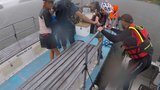 Dramatická záchrana dítěte: Bouřka a porucha uvěznila loď na přehradě!