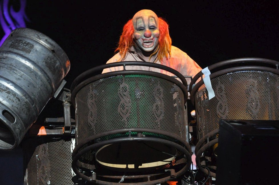 Shawn Crahan alias Clown během koncertu.