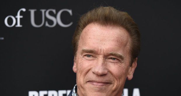 Krutá rána pro Schwarzeneggera: V nemocnici dostal zprávu o smrti blízké osoby