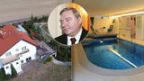 Rok od smrti Zemanova exlobbisty: Šloufovo megasídlo je na prodej za 35 milionů