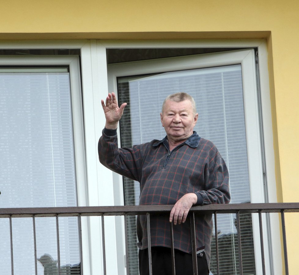 Václav Sloup se do domova důchodců, kde dožil, přestěhoval na své vlastní přání.