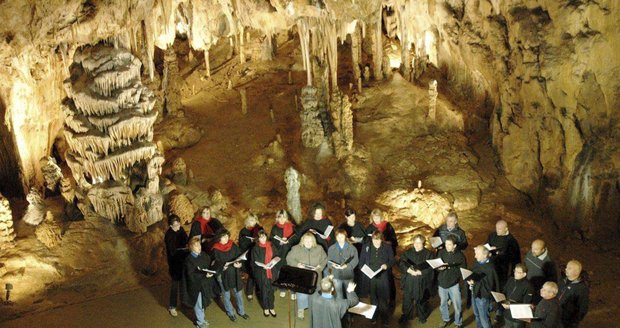 V Eliščině jeskyni se konají komorní koncerty.