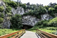 Zapomeňte na obchody: Turistům se v Moravském krasu opět otevírají jeskyně