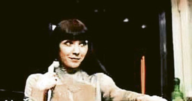 1980 - Dáda hrála v komedii Vrchní, prchni! svůdnou Manuelu.