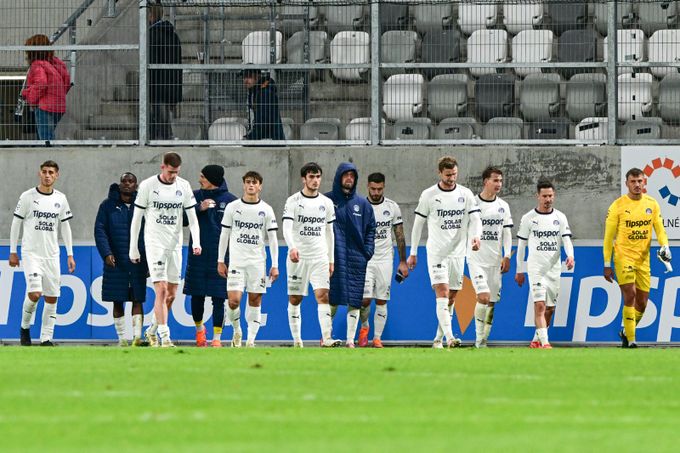 Slovácko na rozcestí: Jedenácti hráčům končí smlouvy! Některým nové nenabídneme, říká kouč Slovácko na rozcestí: Jedenácti hráčům končí smlouvy! Některým nové nenabídneme, říká kouč