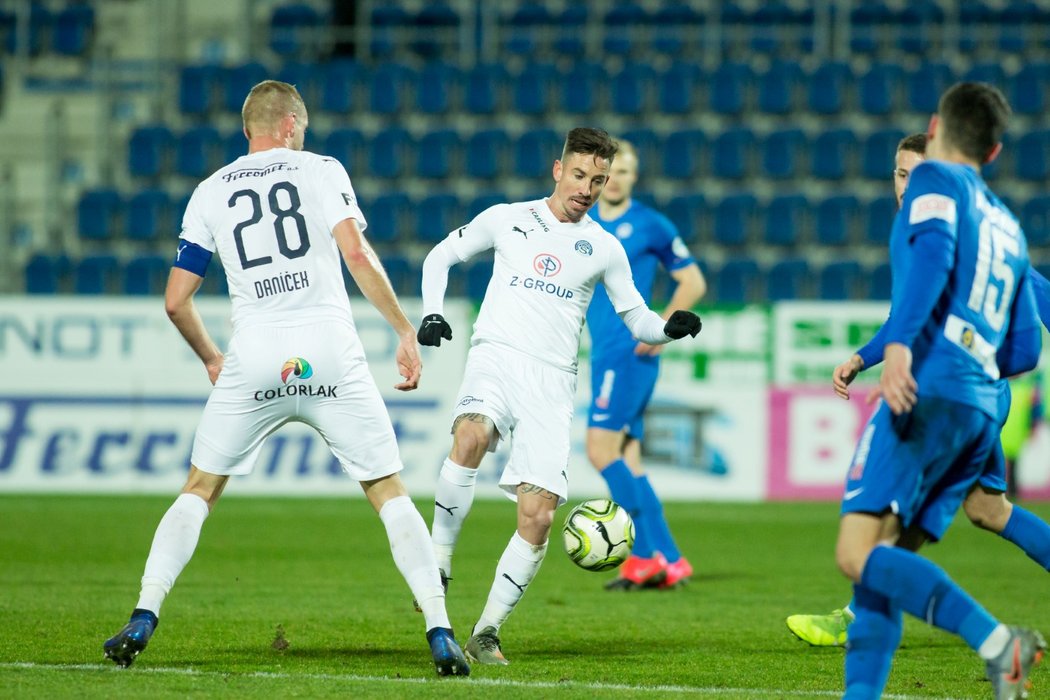 Vlastimil Daníček (vlevo) a Milan Petržela (vpravo) během čtvrtfinále MOL Cupu se Slovanem Liberec