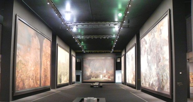 Devět Muchových pláten a 200 plakátů najdou návštěvníci v pavilonu H na brněnské výstavišti.