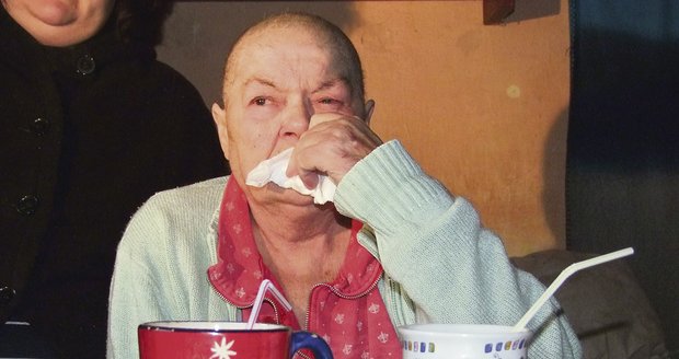 Jaroslava trpí vážnou chorobou plic, bez funkčního dýchacího přístroje jí hrozí smrt