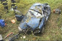 Vraku s řidičem v bezvědomí si 3 hodiny nikdo nevšiml: Adriána zachránila smrt jiného řidiče