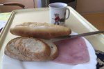 „Nadstandardní“ snídaně v košické nemocnici