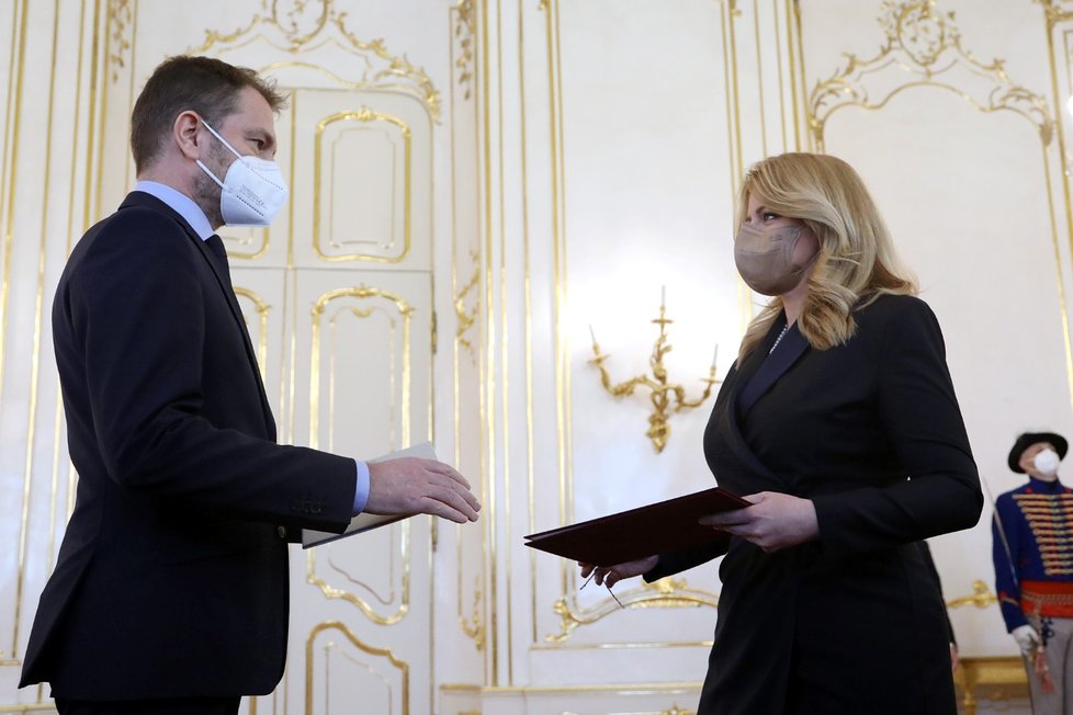 Slovenská prezidentka Zuzana Čaputová přijala v Bratislavě demisi premiéra Igora Matoviče (vlevo; 30. 3. 2021).
