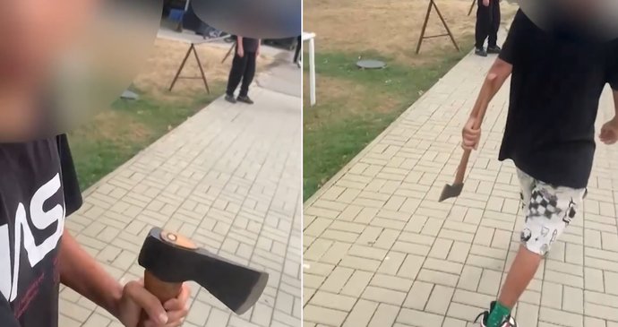 Mladík vyhrožoval žákům základní školy sekerou.