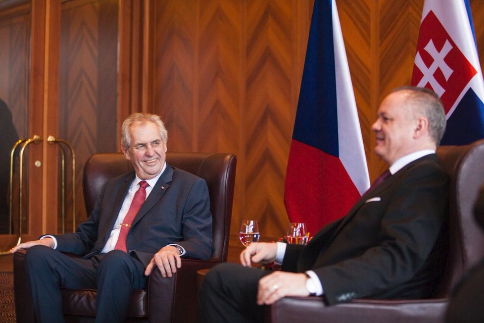 Prezidenti Miloš Zeman a Andrej Kiska.