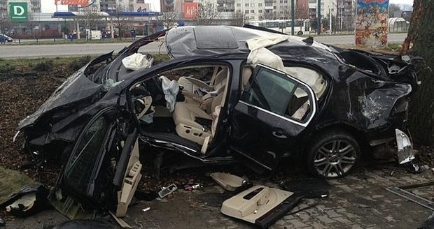 Takhle dopadl vůz českého řidiče, který na Slovensku ujížděl před policií