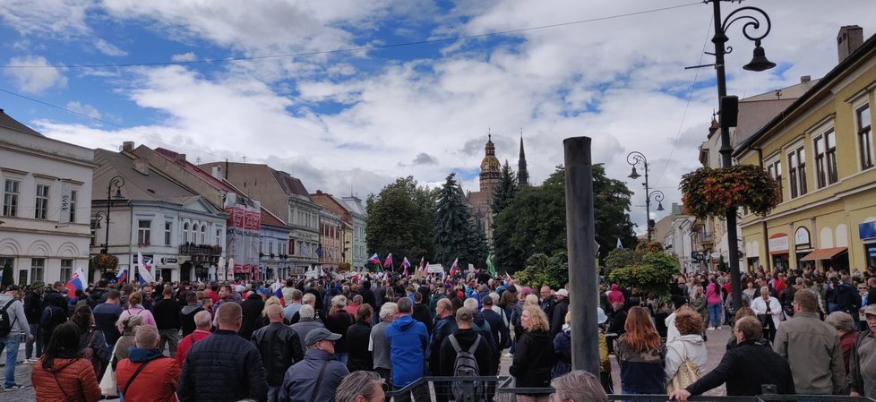Slovensko demonstruje proti vládě a covidovým opatřením