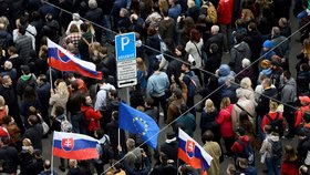 Slováci 5.4. opět vyrazili do ulic, chtějí odvolání šéfa policie