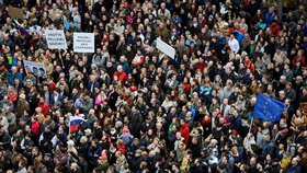 Slováci 5.4. opět vyrazili do ulic, chtějí odvolání šéfa policie