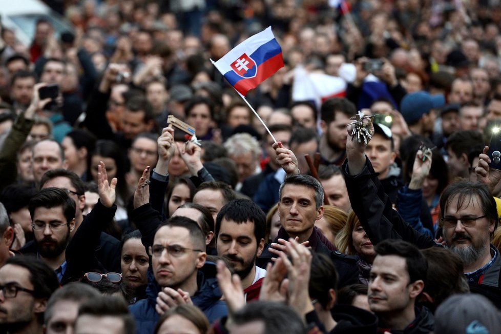 Slováci 5.4. opět vyrazili do ulic, chtějí odvolání šéfa policie