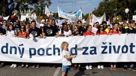 Tisíce lidí protestovaly v Bratislavě proti interrupcím (22. 9. 2019)