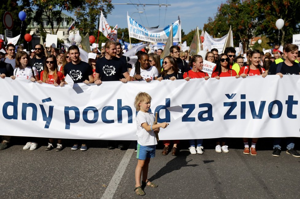 Tisíce lidí protestovaly v Bratislavě proti interrupcím (22. 9. 2019)