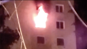 Slovenští hasiči likvidovali požár panelového bytu ve městě Detva.
