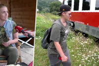 Zdravotně postiženou dívku přepadlo 10 mladíků. Když se jí zastala kamarádka, schytala to taky