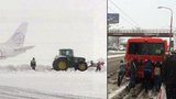 Sněhová kalamita na Slovensku: Bratislava v problémech! Dítě oživovali záchranáři
