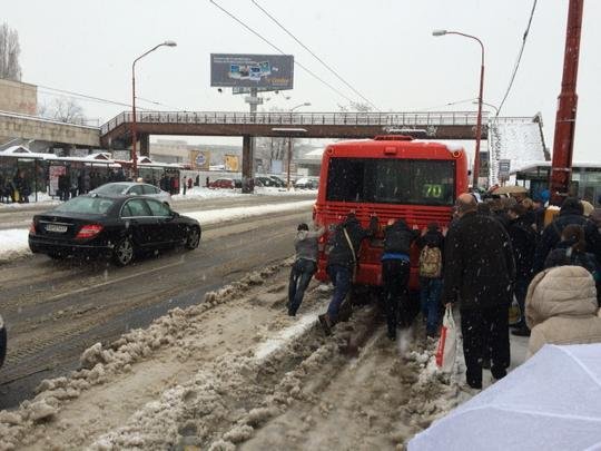 Na Slovensku zkomplikovalo dopravu husté sněžení