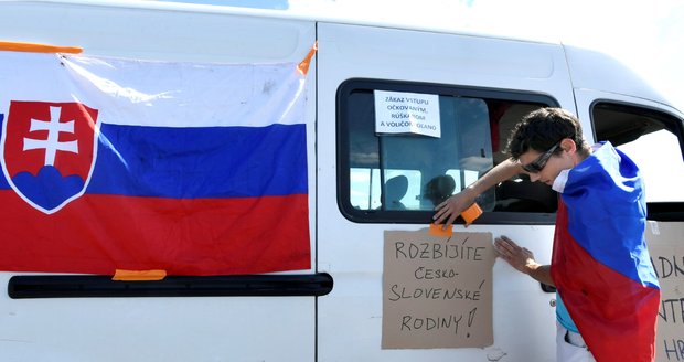 Slováci budou dál vyžadovat karanténu po neočkovaných cestujících. První dávka nestačí