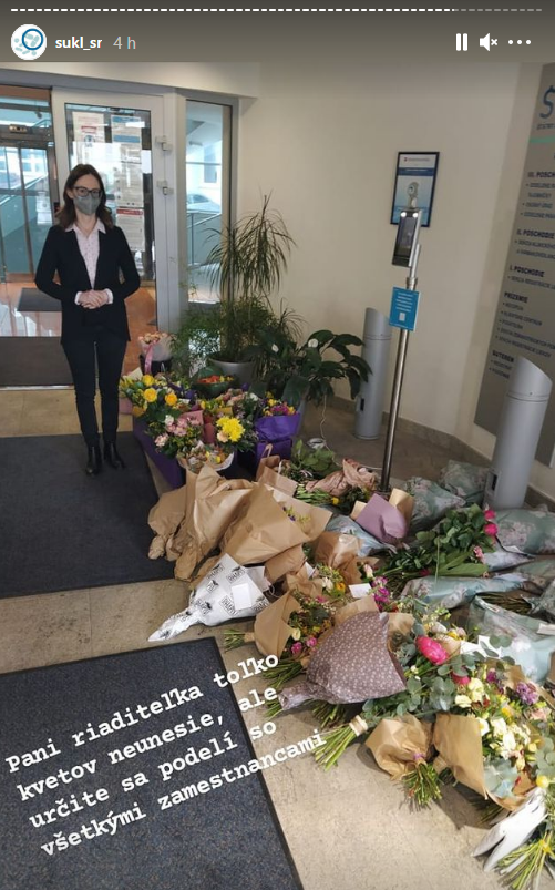 Slováci podpořili šéfku tamního SÚKL desítkami květin. Slováci podpořili šéfku tamního SÚKL desítkami květin.