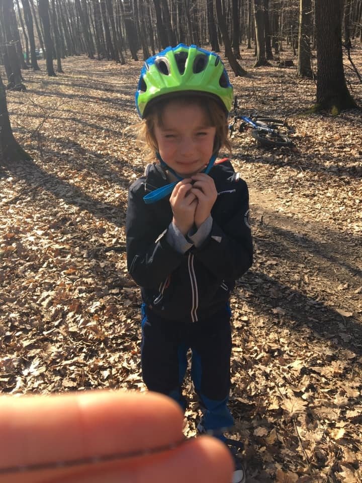 Nečekané nebezpečí potkalo malého cyklistu v lese nedaleko Košic.