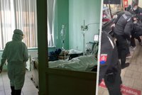Antirouškař se v supermarketu porval s policisty: Nakazil se covidem a skončil v nemocnici na kyslíku