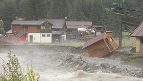 Obrázky zkázy z Vrátné doliny na Slovensku