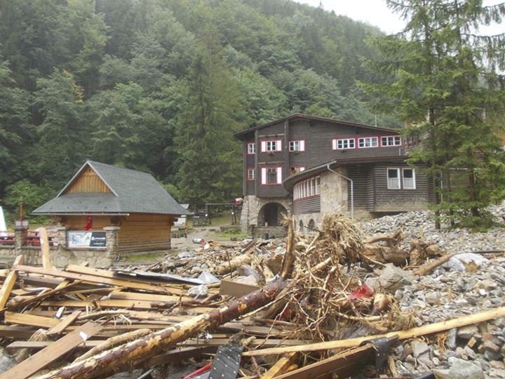 Obrázky zkázy z Vrátné doliny na Slovensku