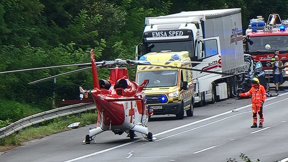 Při autonehodě zemřela maminka a její talentovaný syn.