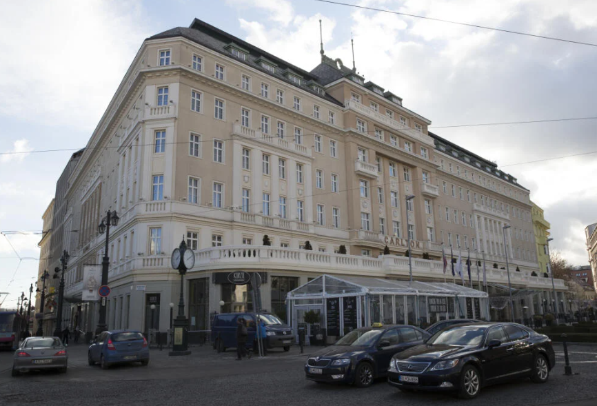 Hotel Carlton, kde Riga policisté dopadli