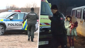 V okrese Prešov se rozběhla pátrací akce po dvou a půlročním chlapci, který neslyší a nemluví, poté, co zůstal ztracený na louce.