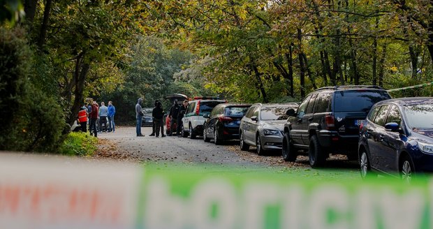 Pátrání po střelci, který v centru Bratislavy zavraždil dva mladé muže. Policisté ho našli mrtvého. (12.10.2022)