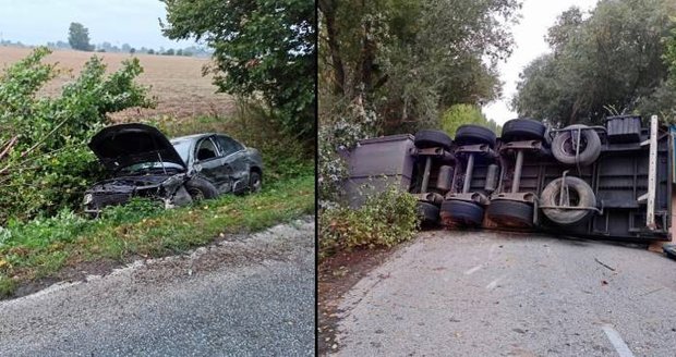 Kamion se srazil s protijedoucími auty: Při tragické nehodě zemřeli čtyři lidé