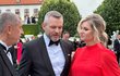 Recepce po inauguraci Petera Pellegriniho: Slovenský prezident s Andrejem Babišem a jeho ženou Monikou. Recepce po inauguraci Petera Pellegriniho: Slovenský prezident s Andrejem Babišem a jeho ženou Monikou.
