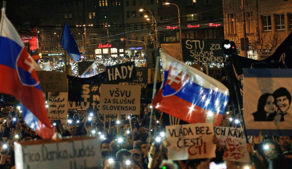 Protivládní demonstrace v Bratislavě měla rekordní účast (16. 3. 2018)