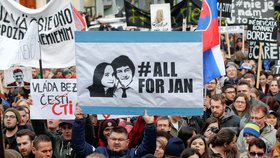 Protivládní demonstrace v Bratislavě měla rekordní účast (16. 3. 2018).