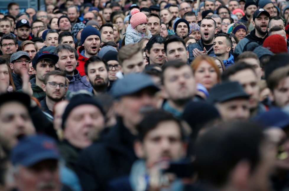 Protivládní demonstrace v Bratislavě měla rekordní účast (16. 3. 2018).