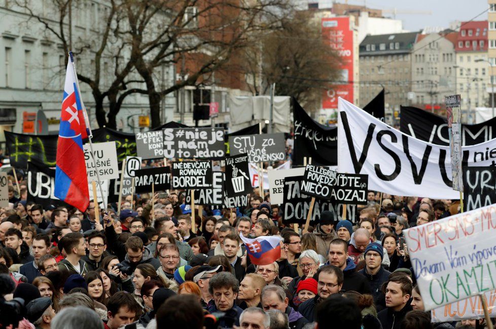 Kuciakova vražda vyvolala na Slovensku největší demonstrace od pádu komunismu v roce 1989.