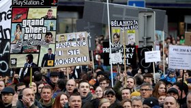 Ve slovenských městech se protestuje za předčasné volby (16. 3. 2018).