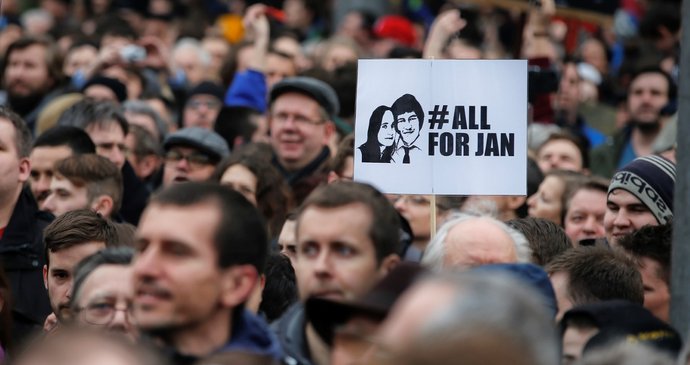 Slováci znovu vyrazili na náměstí svých měst, kde požadují předčasné volby v reakci na vraždu novináře Jána Kuciaka (16. 3. 2018).